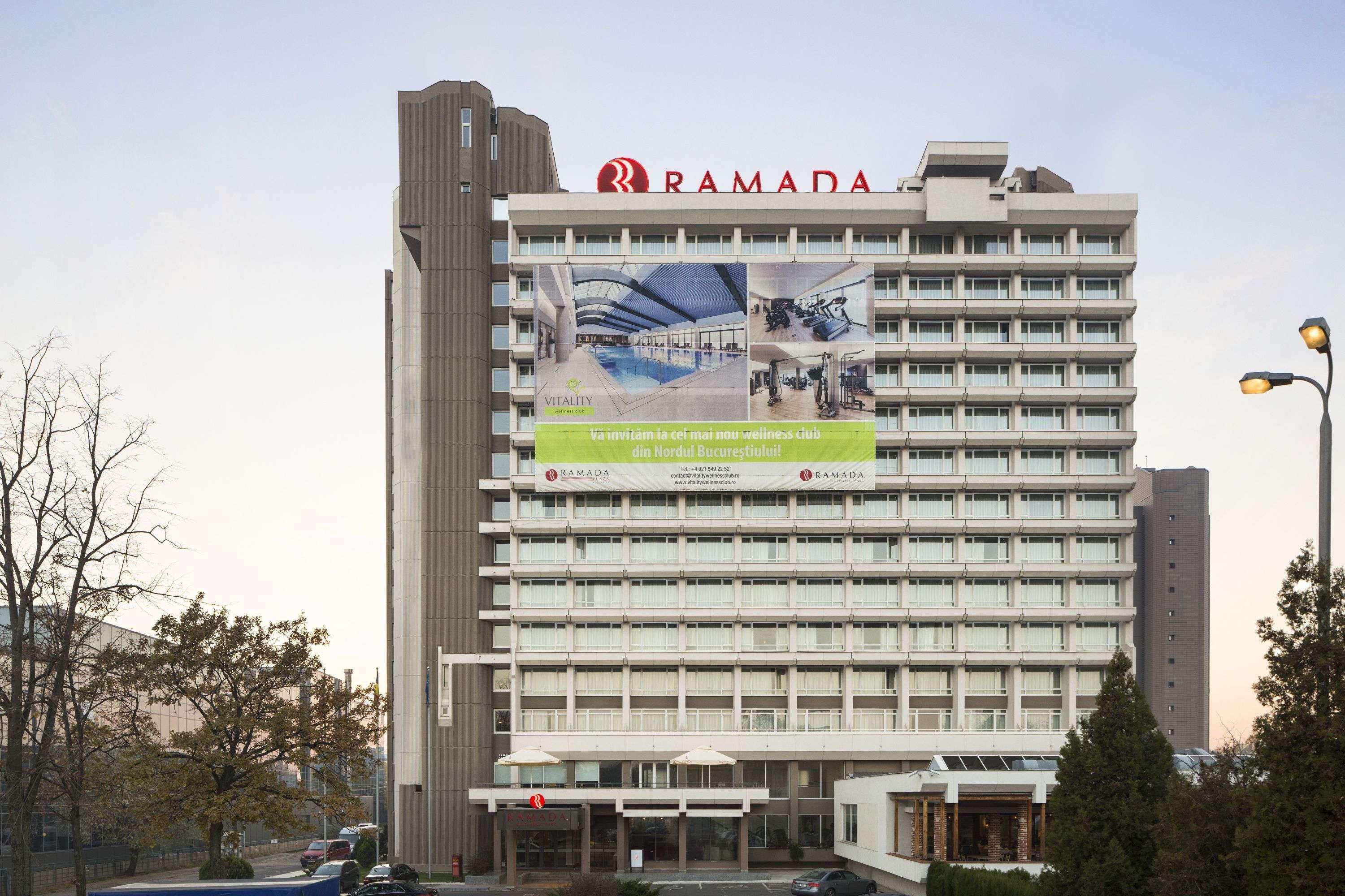 Ramada By Wyndham Bucharest Parc Hotel Екстер'єр фото